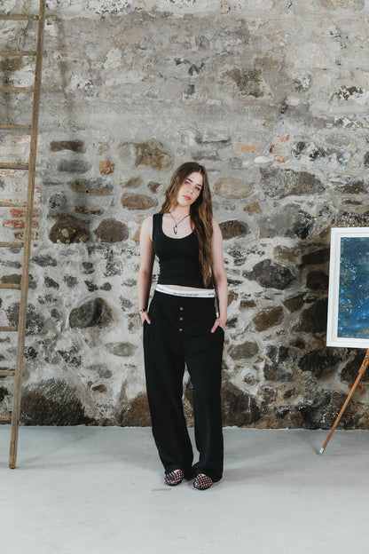 the apartment pants black