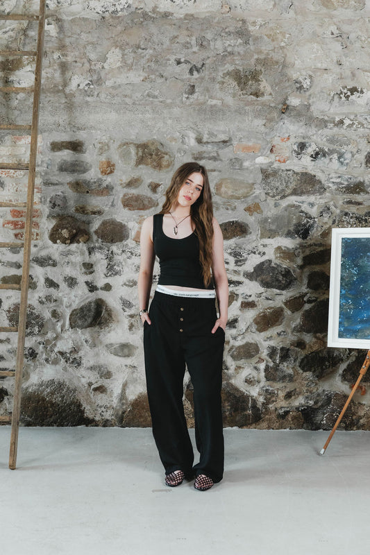 the apartment pants black