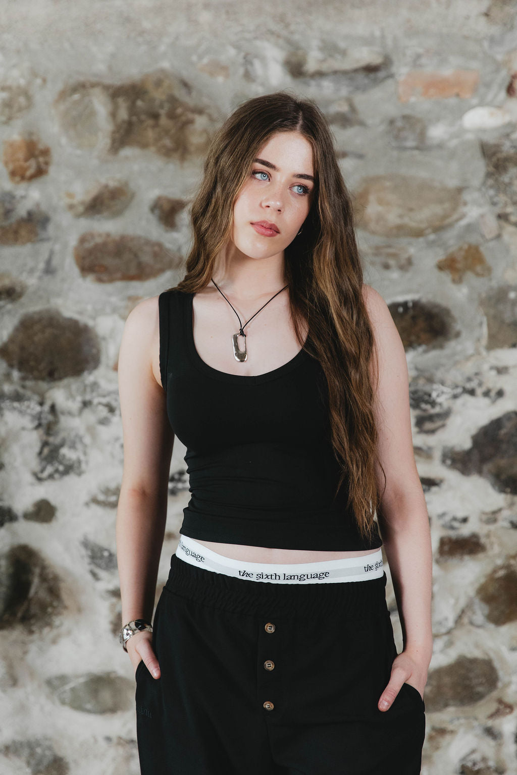 the apartment pants black