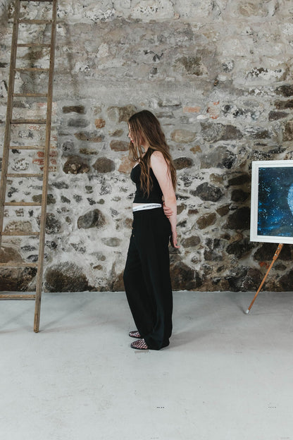 the apartment pants black