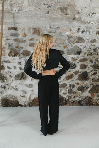 the apartment pants black