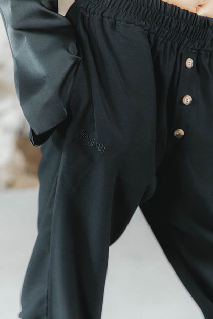 the apartment pants black